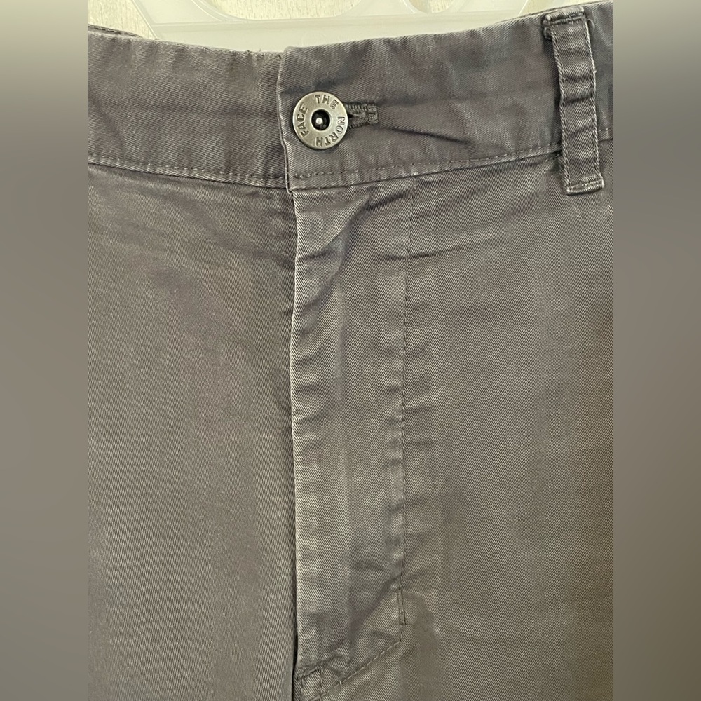 The North Face Pants Mens 36 Dark Gray Relaxed Straight Chinos Workwear Outdoors - Picture 2 of 10